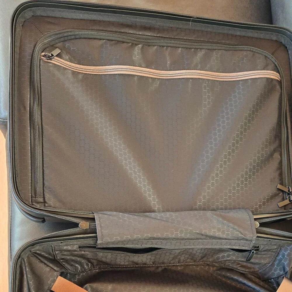 NWT Tumi International Hardshell Carry-on Spinner Luggage Suitcase In Champagne